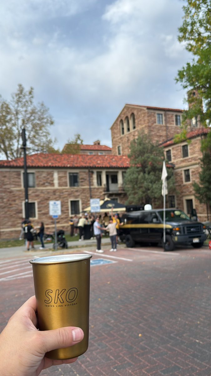 skobuffvan's tweet photo. It’s a great day to be a Buff! Come by lot 380 for ice cold Coors and the best tailgate on campus! #SkoBuffs https://t.co/kYlgyu32mx