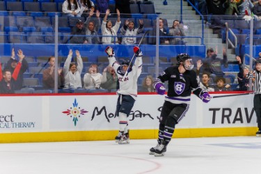 Peoplesbnkarena's tweet image. The #Icebus is rolling out of Hartford with a W! 🚨

@UConnMHOC
