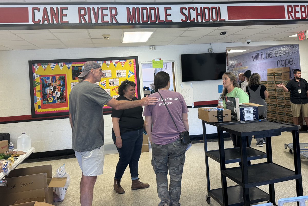 To all of our WNC <a href="/ncpublicschools/">NC Public Schools</a> districts, what you are doing is beyond hard and beyond beautiful and beyond brave.

Classroom snaps here for <a href="/KathyAmosYCS/">Kathy Amos</a> <a href="/YanceyCoSchools/">Yancey County Schools</a>. #nced 

Thank you <a href="/StephDischiavi/">Stephanie Dischiavi</a> for the photo.♥️