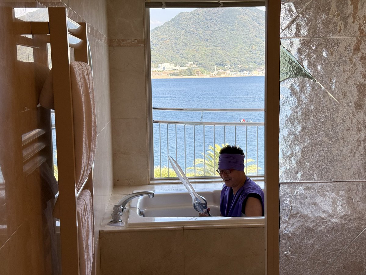numa_que2023's tweet image. くつろぐコヤ所長