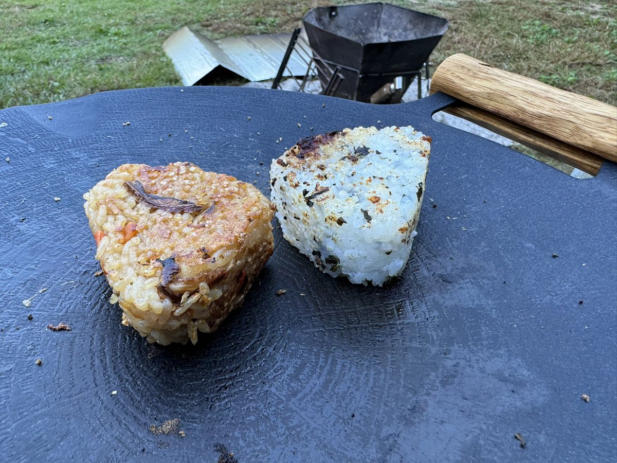 yoshi__camp's tweet photo. 朝焼けと焼きおにぎり https://t.co/SuM7EE6Lqo
