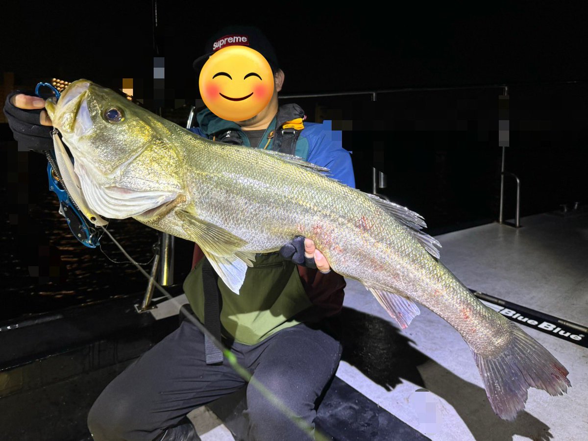 blueseabass's tweet photo. 深夜のランカー祭り！！

楽しかった〜☺️

#東京湾奥
#ストリームデーモン160
#カゲロウ100
#敗北を知りたい https://t.co/o1pSILzfBn