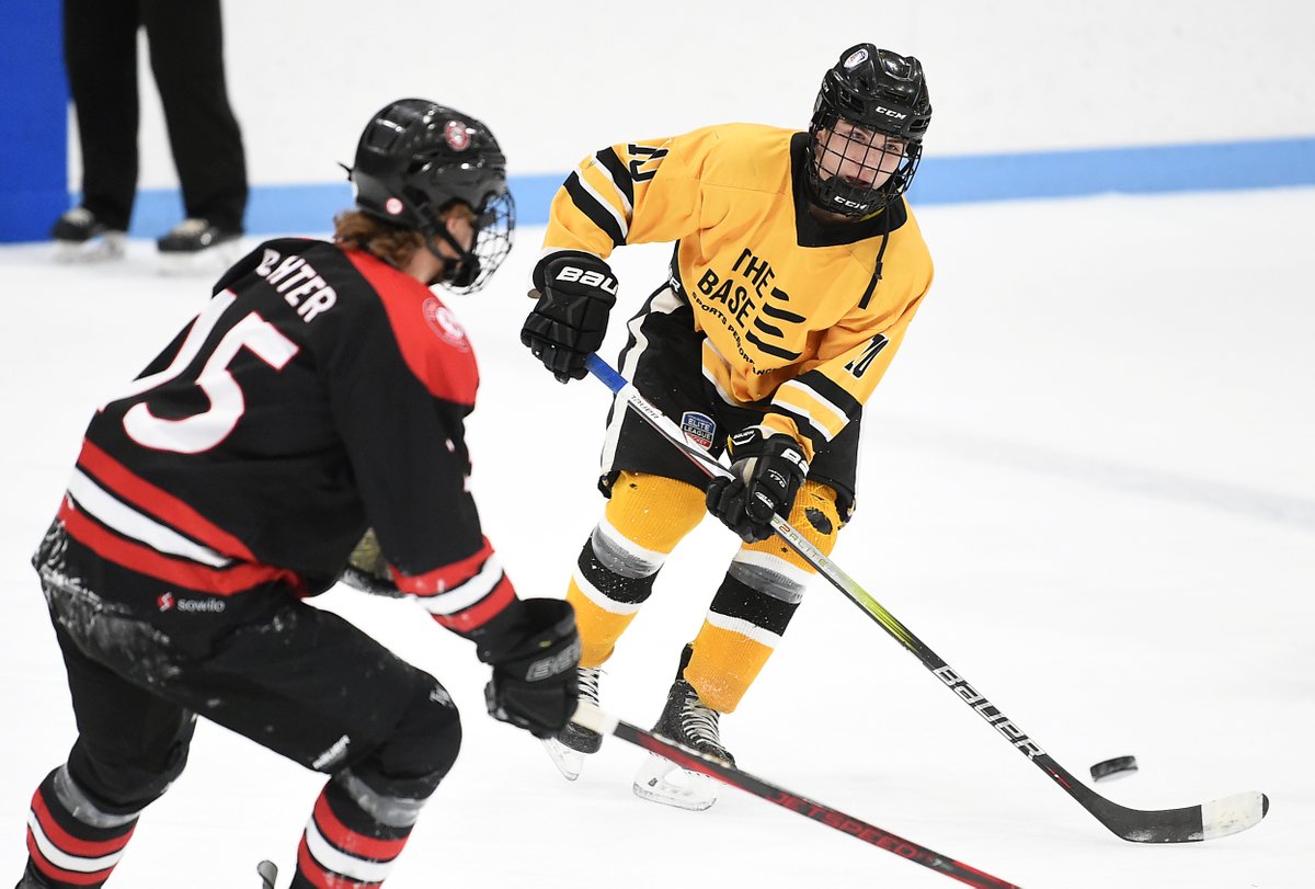 Cooper Simon (Brookfield) scored twice in the first period as Team Wisconsin raced to a 4-0 lead over The Base at intermission. 
Boxscore: hselitehockey.com/stats#/163/gam…
Photos: legacyhockeyphotography.com/p666712176