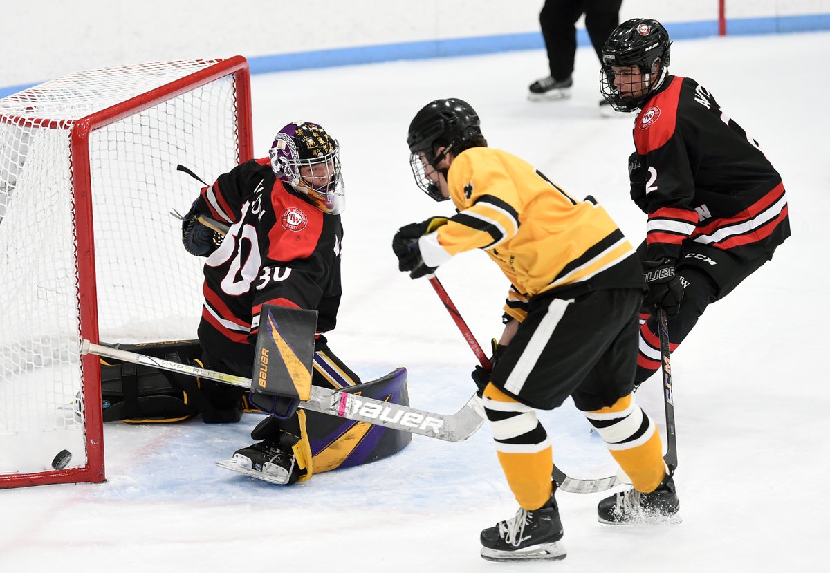 ELPuckOfficial's tweet photo. Cooper Simon (Brookfield) scored twice in the first period as Team Wisconsin raced to a 4-0 lead over The Base at intermission. 
Boxscore: https://t.co/tLflnfnC1v
Photos: https://t.co/VGFYjQTT6Q https://t.co/vruwvdDBsd