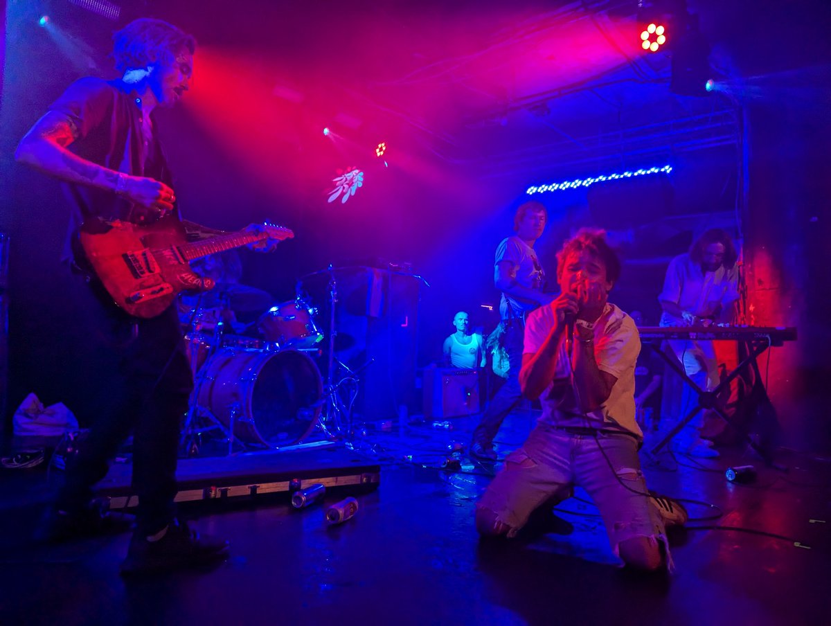 2024-10-05
Hank Wood and the Hammerheads (NYC) @ Underground Arts - Philly (U3 Fest)

More live vids at youtube.com/@soundsfrombel…