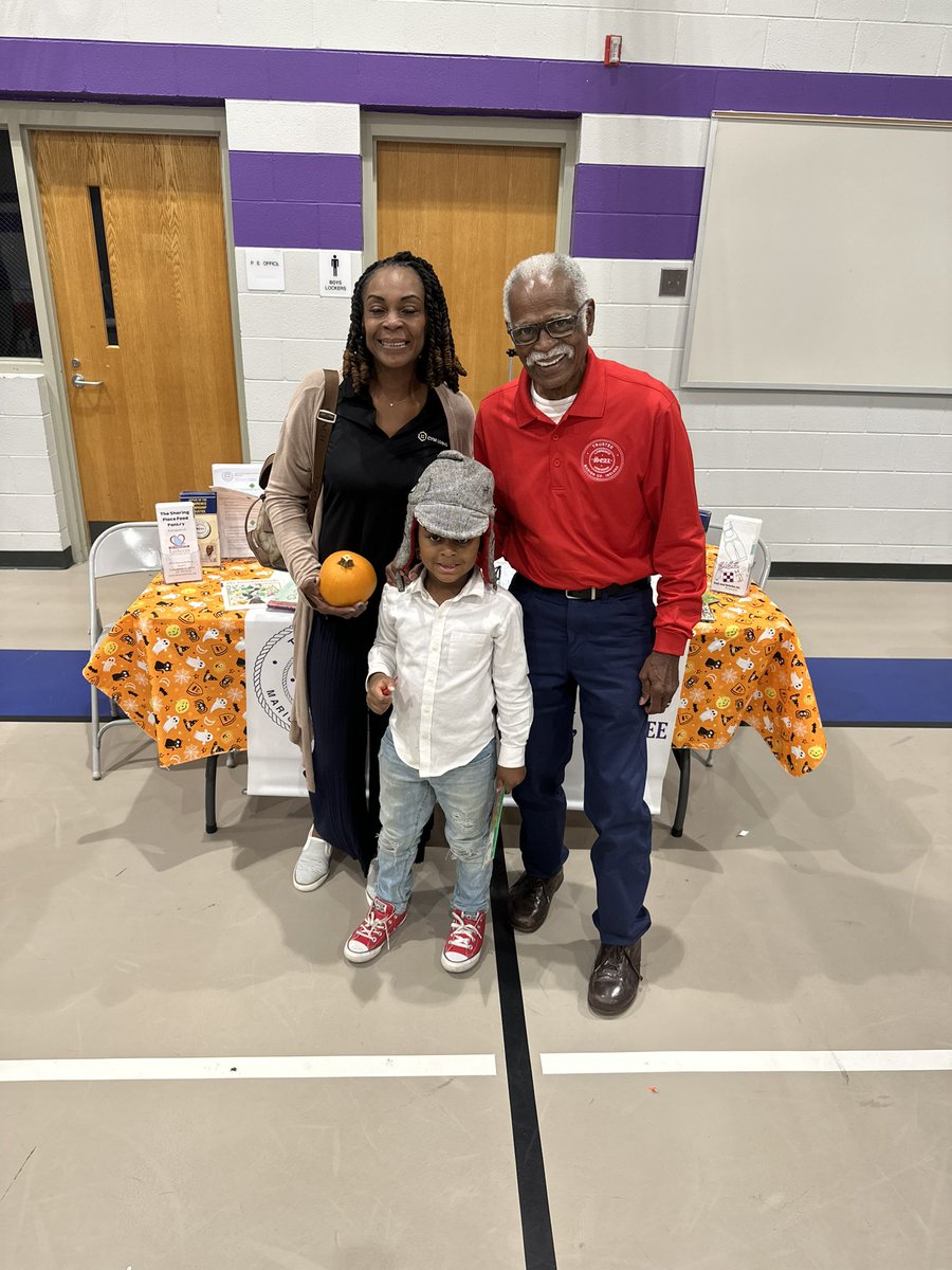 TalleyTrustee's tweet photo. Always great spending time with students and families at the Harrison Hill Elementary School Fall Festival! We are fortunate for all the leaders at Harrison Hill who really prioritize community involvement and for all they do for the kids! https://t.co/n8Nbvl4V1O