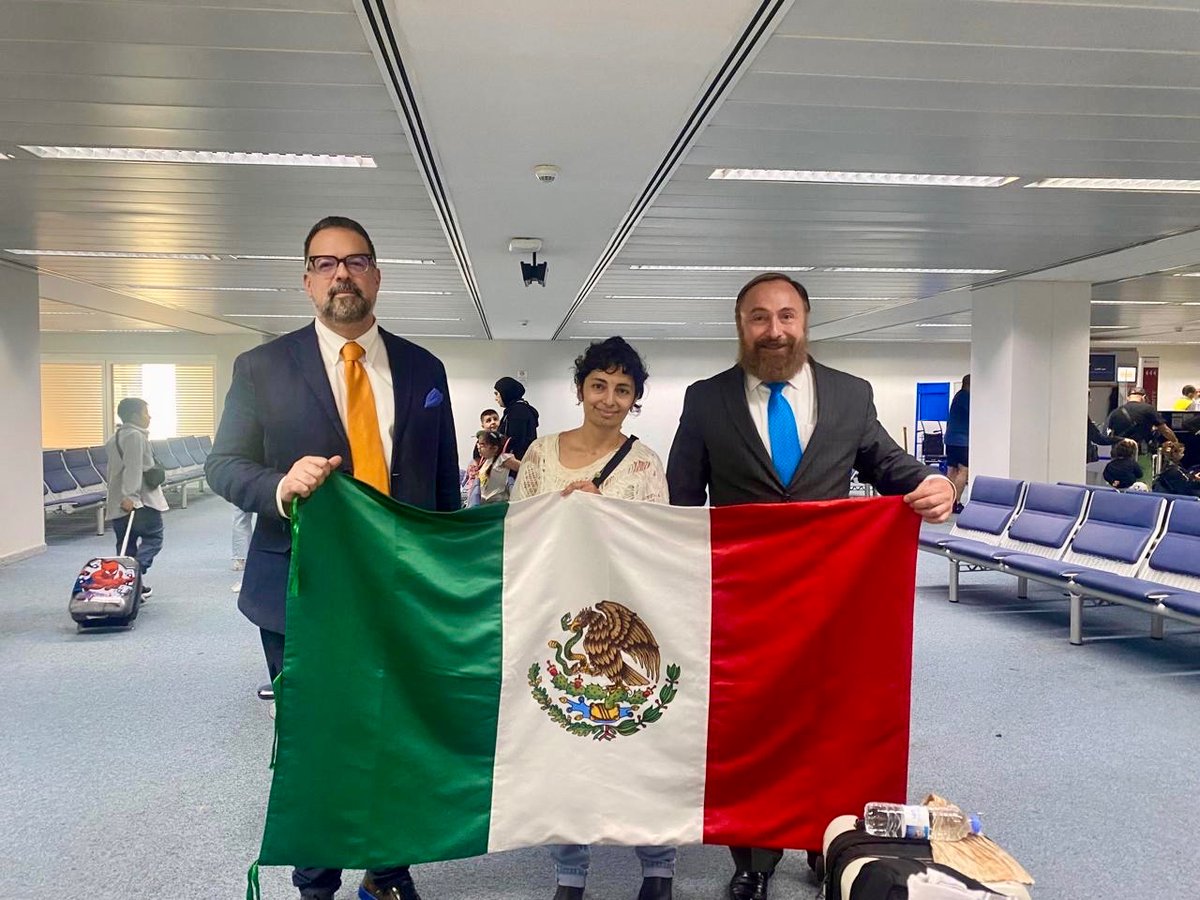 SRE_mx's tweet photo. COMUNICADO. “El Gobierno de México continúa con la asistencia y protección de personas mexicanas en Líbano”.

https://t.co/vpzyNzTdQ1 https://t.co/knpGe15auQ