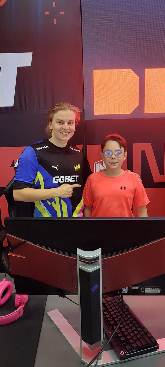 Pelo carinho que esse cara teve com meu filho <a href="/DaviZZolla/">DaviZZolla</a> , amanhã eu vou torcer por ele. E calma Brasil que meu filhote tá chegando pra trazer o caneco confia.