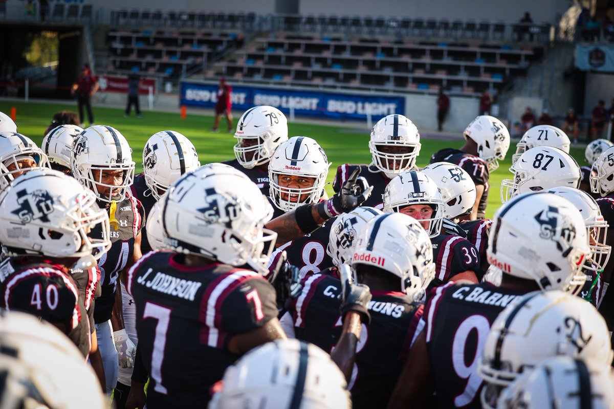 TSUFootball's tweet photo. The ball game between your TSU Tigers and the Southern Jaguars is underway! Tune in now on SWAC Digital Network!
#DEFENDTHEWARD | #HEARTOFTHETRE https://t.co/ALK5FRLqYV