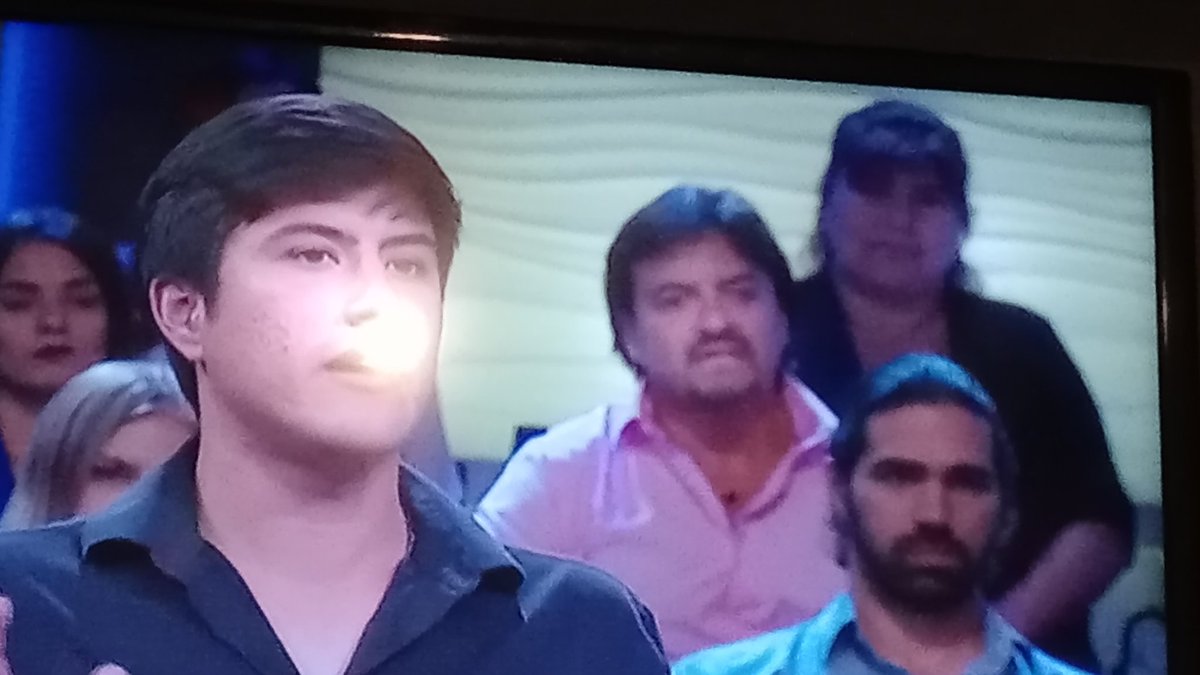CosmeFulanitoRO's tweet photo. Caruso Lombardi en el público de Caso Cerrado https://t.co/svqtRnhH1x