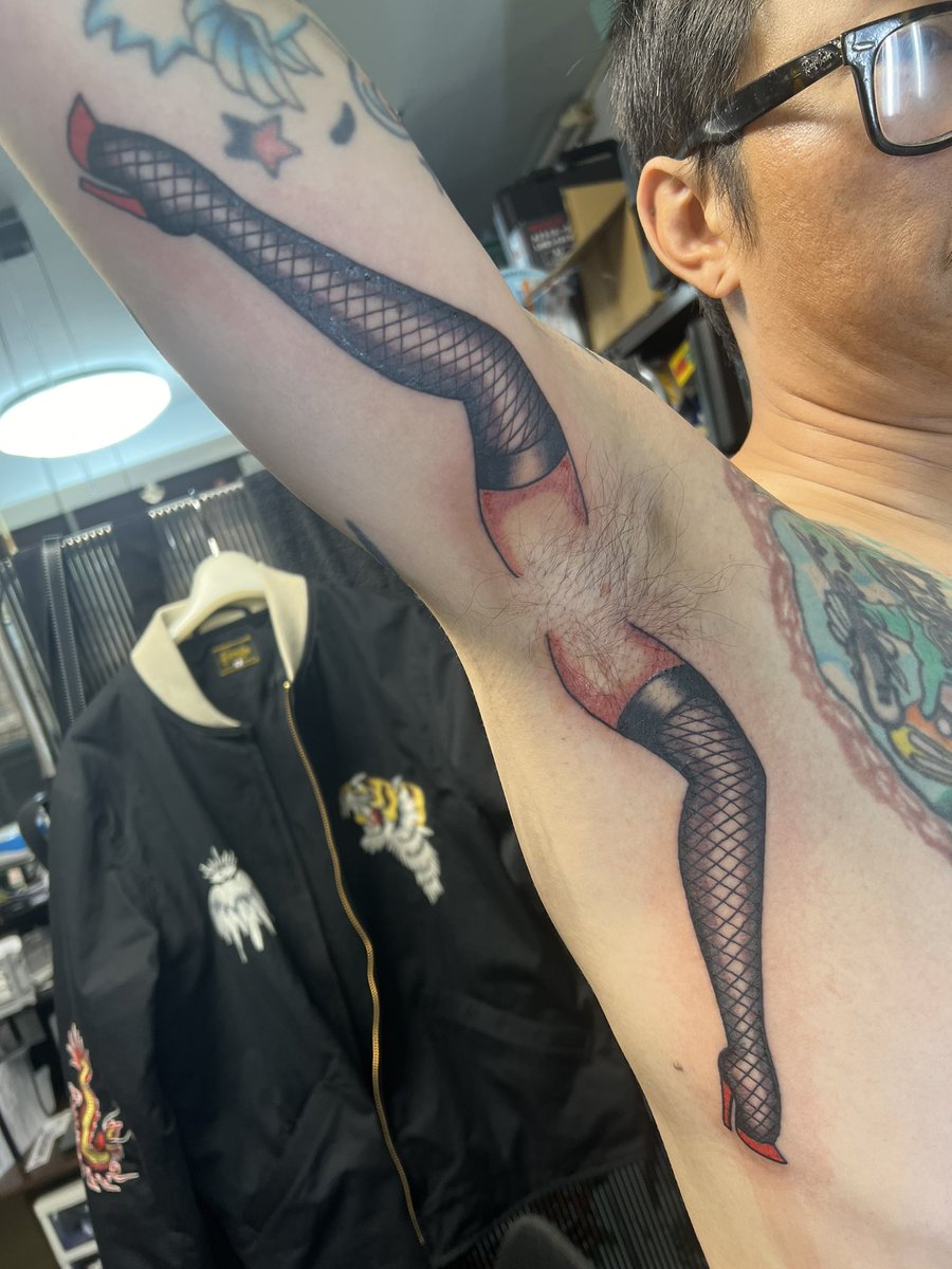tanuking56's tweet photo. Man's ruin…
日本の片隅のタトゥーショップで…こんな仕事ができるとは…人生捨てたもんじゃ無いす…
(お客さん案)
ボブに見せたかったなぁ…
#hyperdragon #高知 #高知タトゥー #高知tattoo #刺青 #入れ墨 #タトゥー #彫龍 #tattoo #タトゥー高知 #tattoo高知 #高知刺青 #刺青高知 #mansruintattoo https://t.co/0f4mjb0NLR