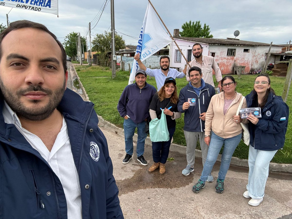 Llevando la 404, la lista de Lacalle Pou y de Delgado, a cada casa de Trinidad!!!
