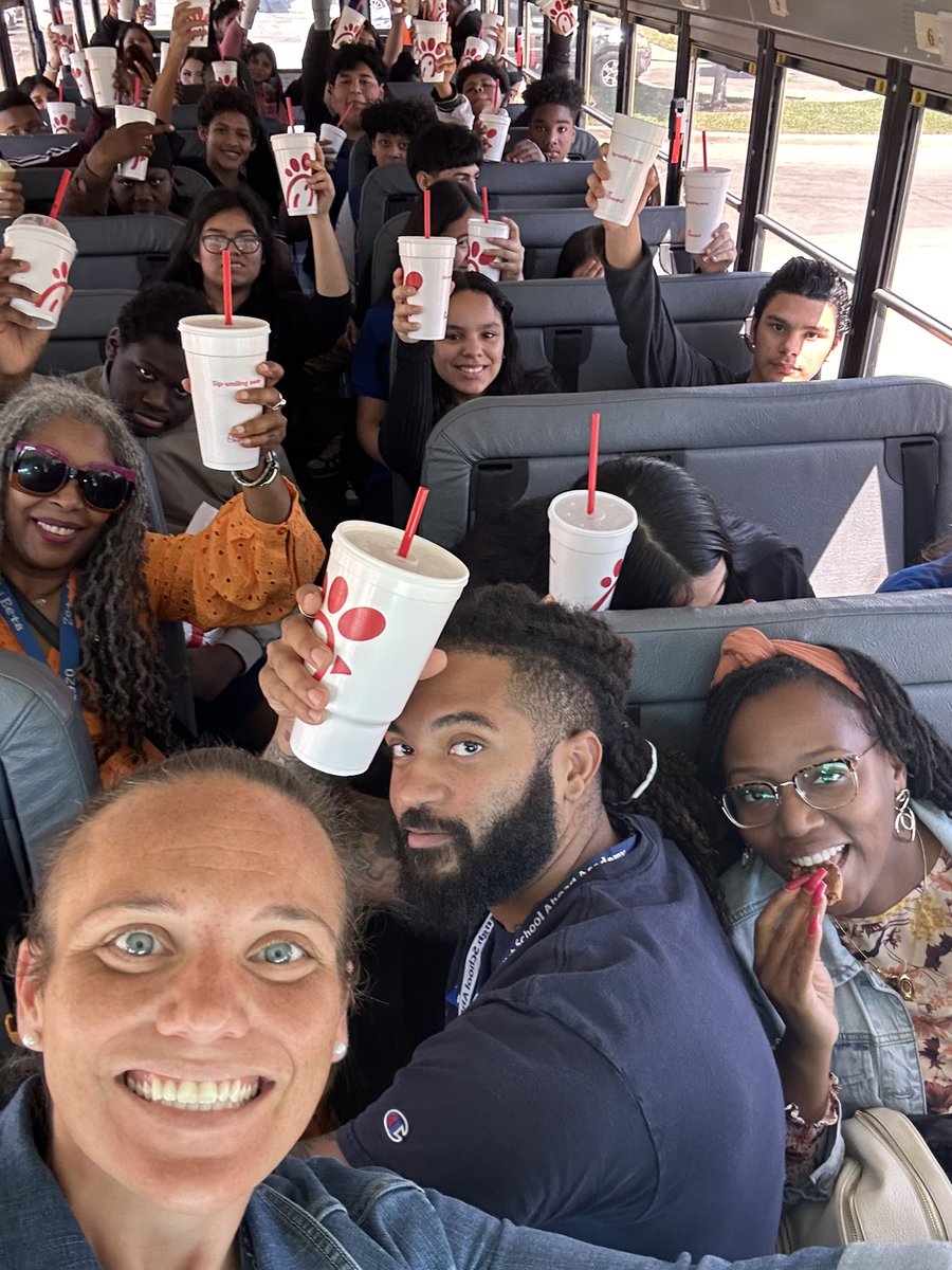 HSAA students had an unforgettable time at the Alley Theatre! 🎭 Students were captivated by the magic of live theatre and created memories that will last a lifetime! 🎬