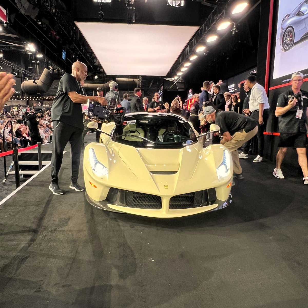 Barrett_Jackson's tweet image. We can’t drive 55! @SammyHagar’s 2015 @Ferrari LaFerrari just hammered for $4.25 million! A world auction record for the year, make and model. Congratulations to the new owner of this spectacular ride.