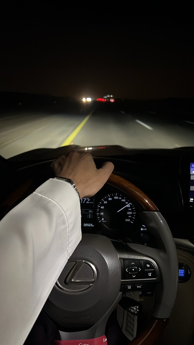 Q9fjl's tweet photo. فمان الله سق ركبك على درب السنين العوج
ولكن طالبك لا أقفيت عني لا تخليني https://t.co/5p49LnYgut