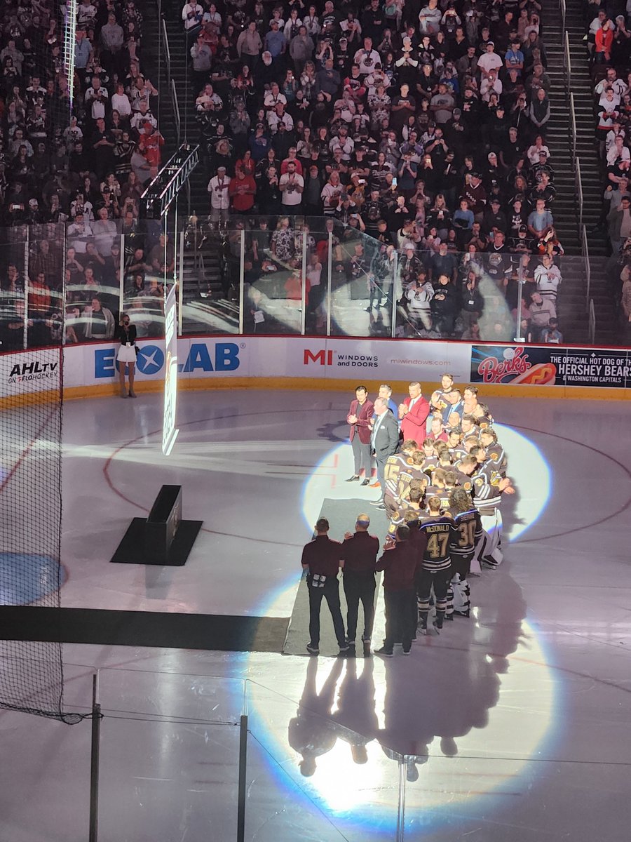 batinthecorner's tweet photo. i didn't have a great view of the banner raising but RAAAAAAH go bears #hersheybears #allcaps https://t.co/l7yKs4tKHP