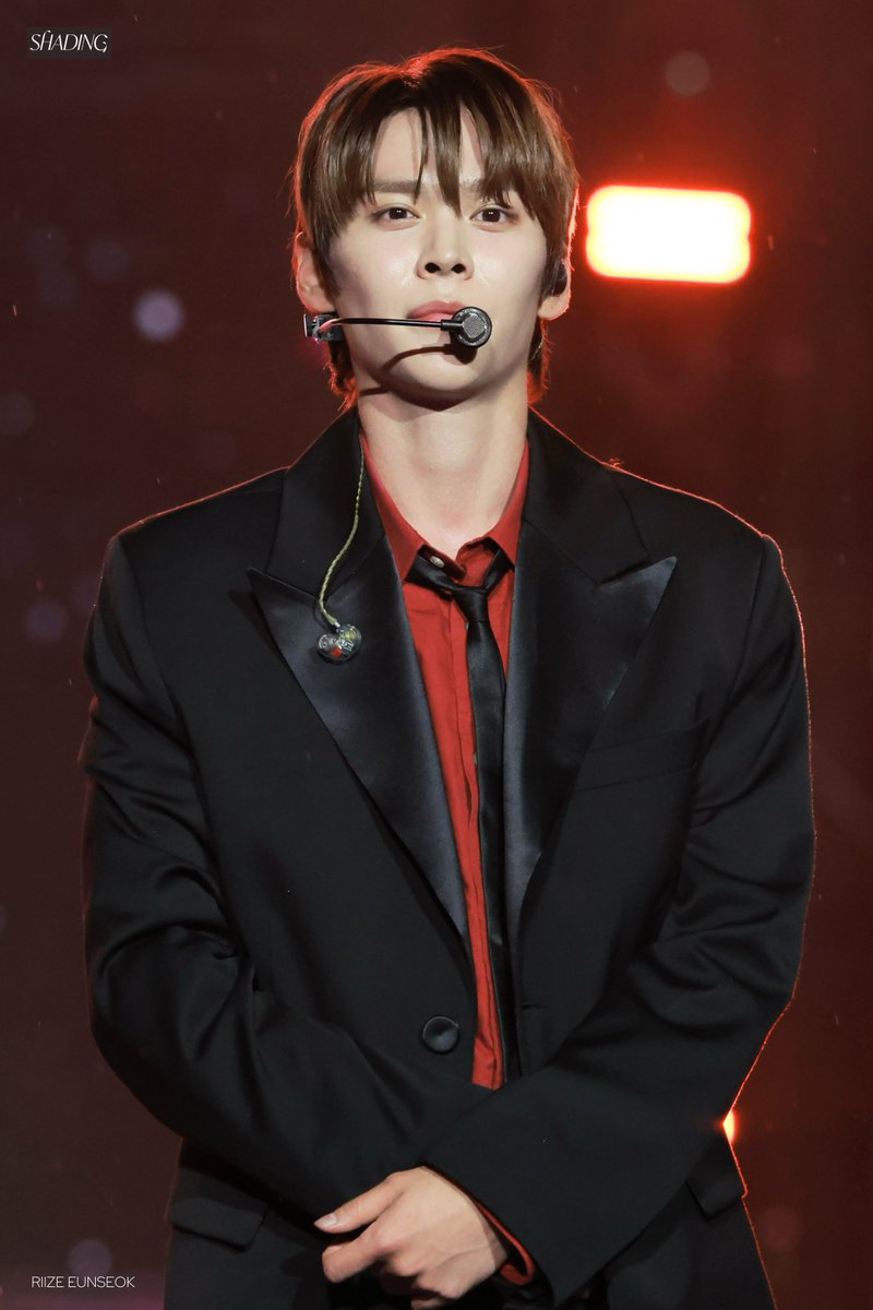 241012 Music Bank
#은석 #EUNSEOK #ウンソク

👑 𝘔𝘠 𝘒𝘐𝘕𝘎.