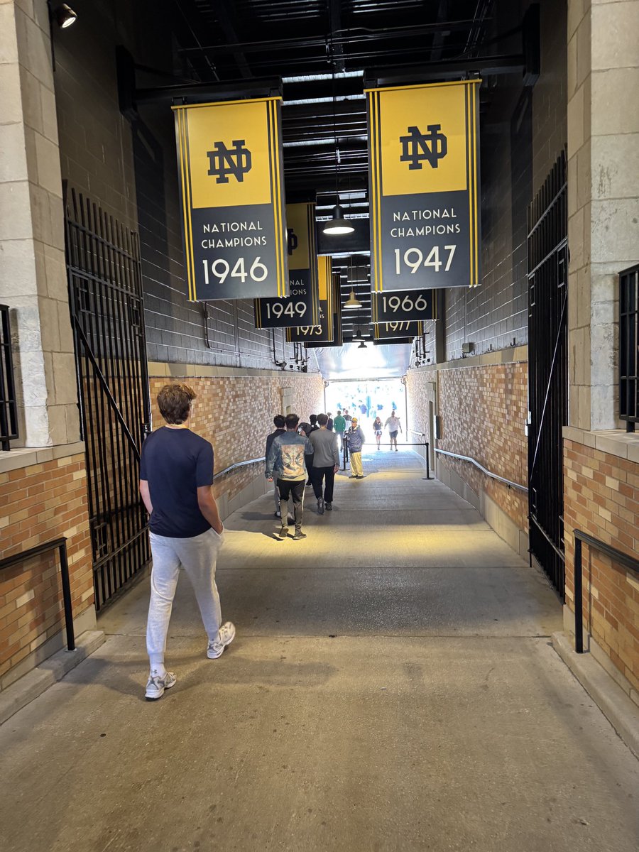 sutton_gutting's tweet image. I had an incredible visit at Notre Dame today. Thanks for the hospitality and congratulations on a big win over Stanford! @NDFootball @NDrecruiting01 @wcsRHSfootball @wcsRHSstrength @NCEC_Recruiting @BuckFitz @jaxon_rose8
