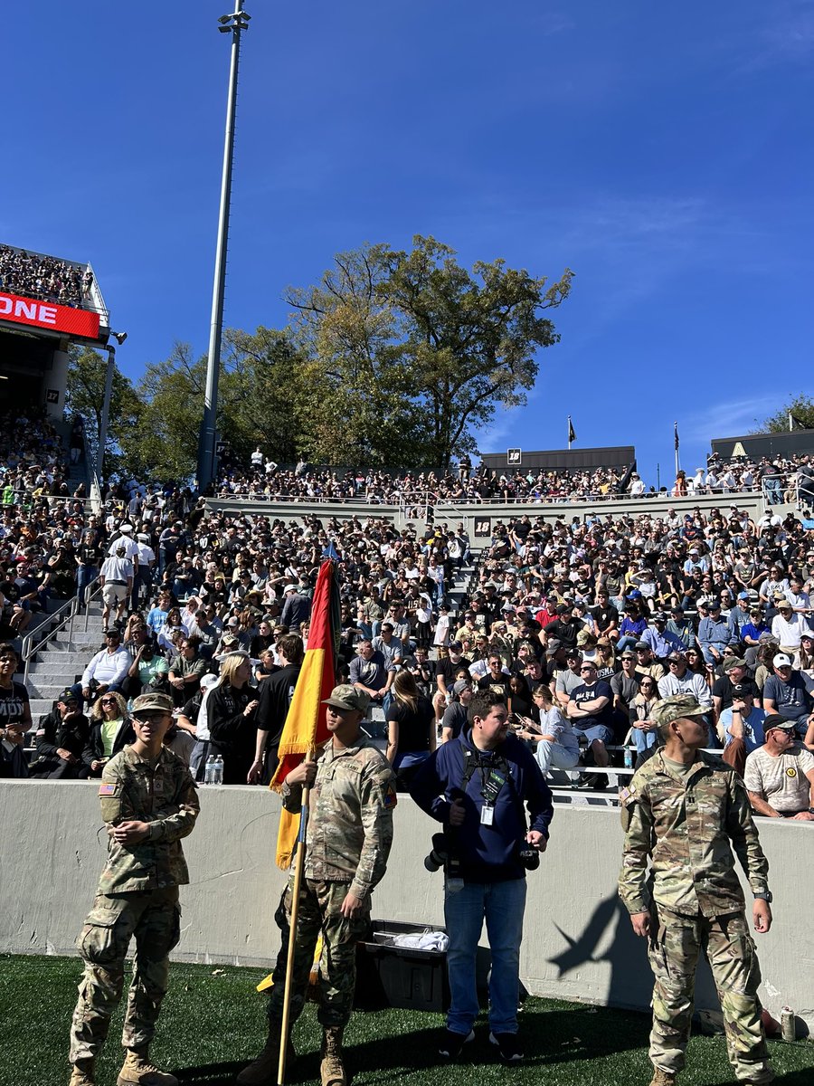 LinacreMedia's tweet photo. Still undefeated, Army moves to 6οΈβ£-0οΈβ£βΌοΈ
#WestPointβs first season in #TheAmerican, we begin Season 5οΈβ£ in the #ArmyFootball control room and #ArmyNavy moves to #NorthwestField in #DCβΌοΈ
#GoArmy #ArmyNavy #CICTrophy #CollegeFootball #LinacreMediaOnTV ππ₯ππ½ππΊπΈ https://t.co/LAeqXhxdub