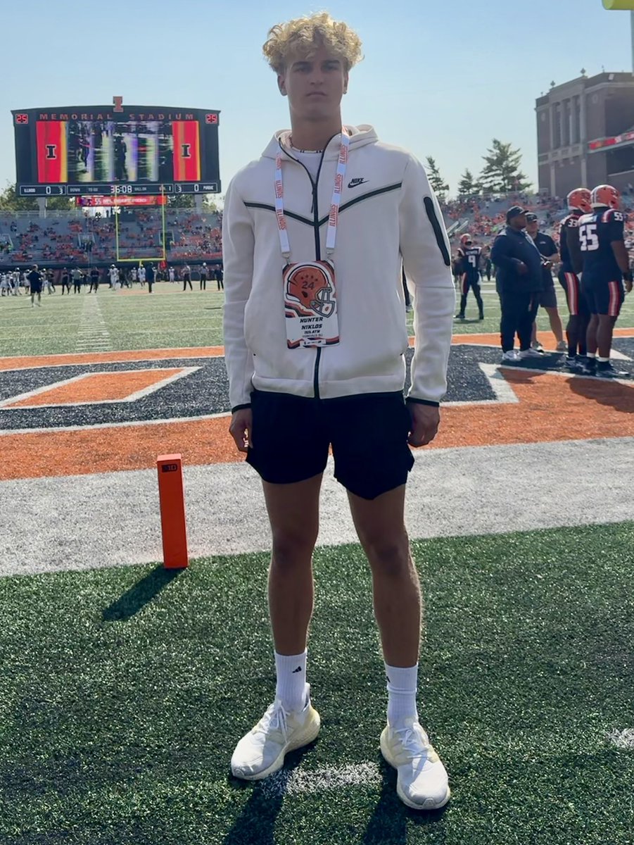 hunterniklos's tweet image. Amazing game day experience! Thank you @IlliniFootball coaches and staff for having me. Congrats on the OT win!