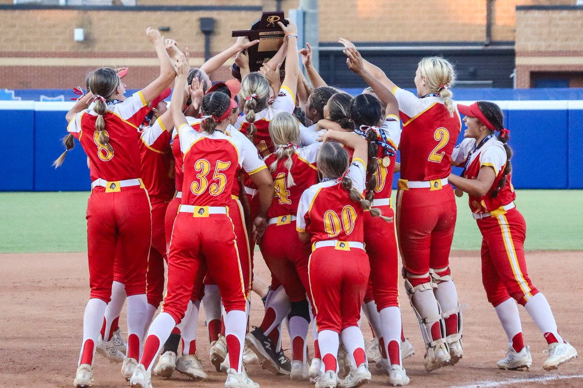 𝐋𝐚𝐝𝐲 𝐏𝐢𝐫𝐚𝐭𝐞𝐬: 2024 2A State Champs! 🥇

#OSSAA | #DevonPark