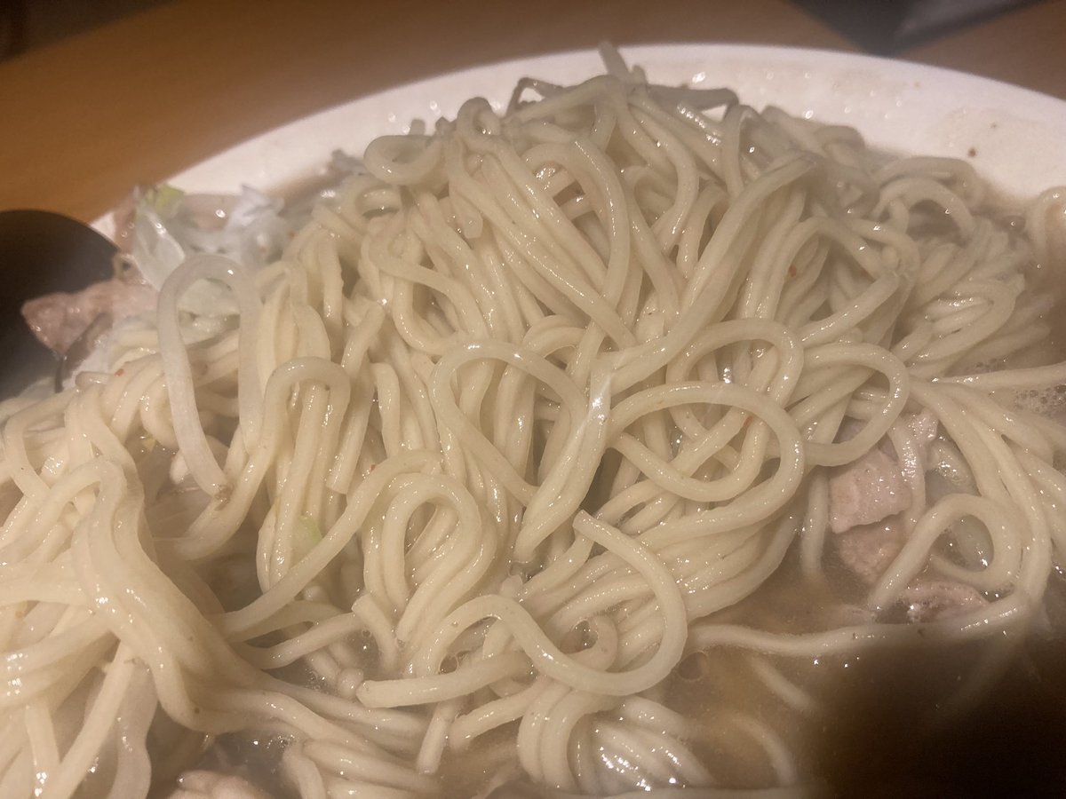 kokorowarmer's tweet photo. 子安

らーめん橋本食堂

【10/14まで限定】
三種のキノコらーめん(大)

ミニチャーハン(ノーマル)

1日の予定を終えて20時頃
ホームらーめん橋本食堂へ
もちろん目的は限定らーめん
3種類のキノコの旨味に
豚骨スープと生姜をアクセントにした
とても美味い一杯でした
今日もたかちゃんありがとう🙇‍♂️ https://t.co/BCJ1FHe8Ap