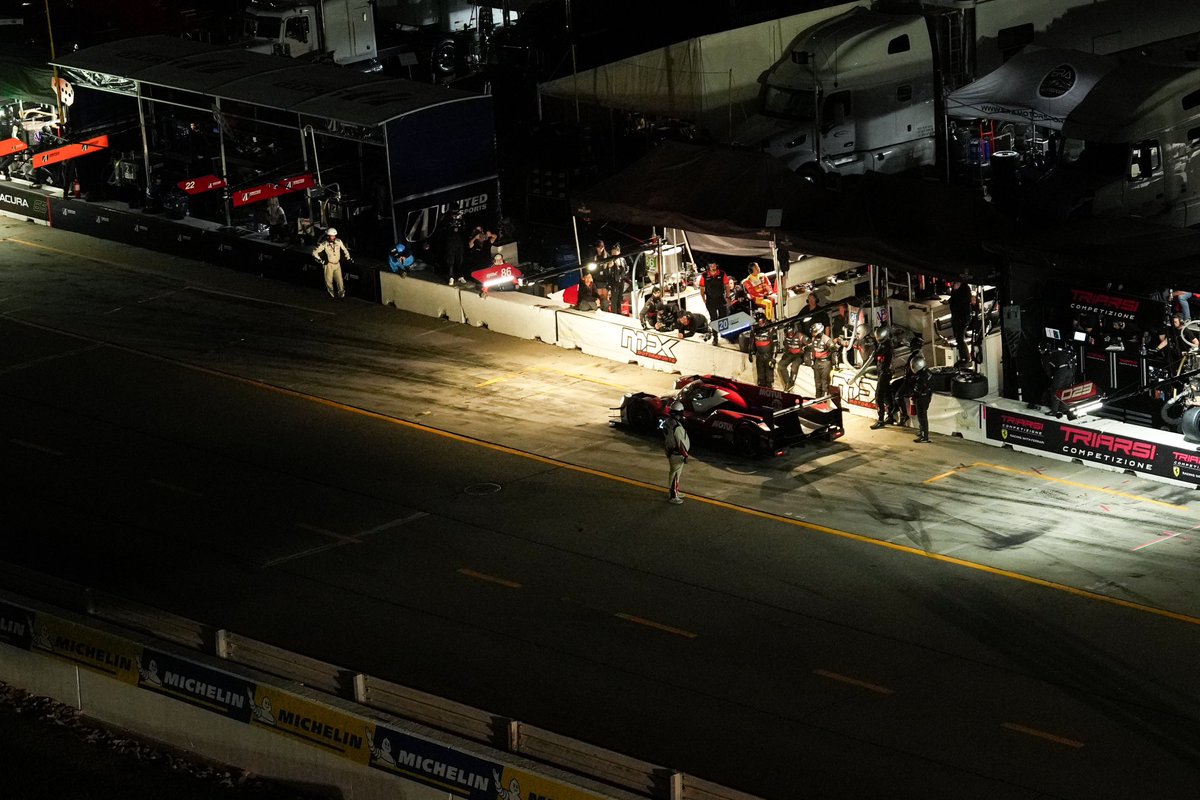 1:45 left on the clock.

📺 live - imsa.com/tvlive/

📻 live - edge-audio-03-gos2.sharp-stream.com/radioshow2.mp3

Live ⏱️- livetiming.alkamelsystems.com/imsa