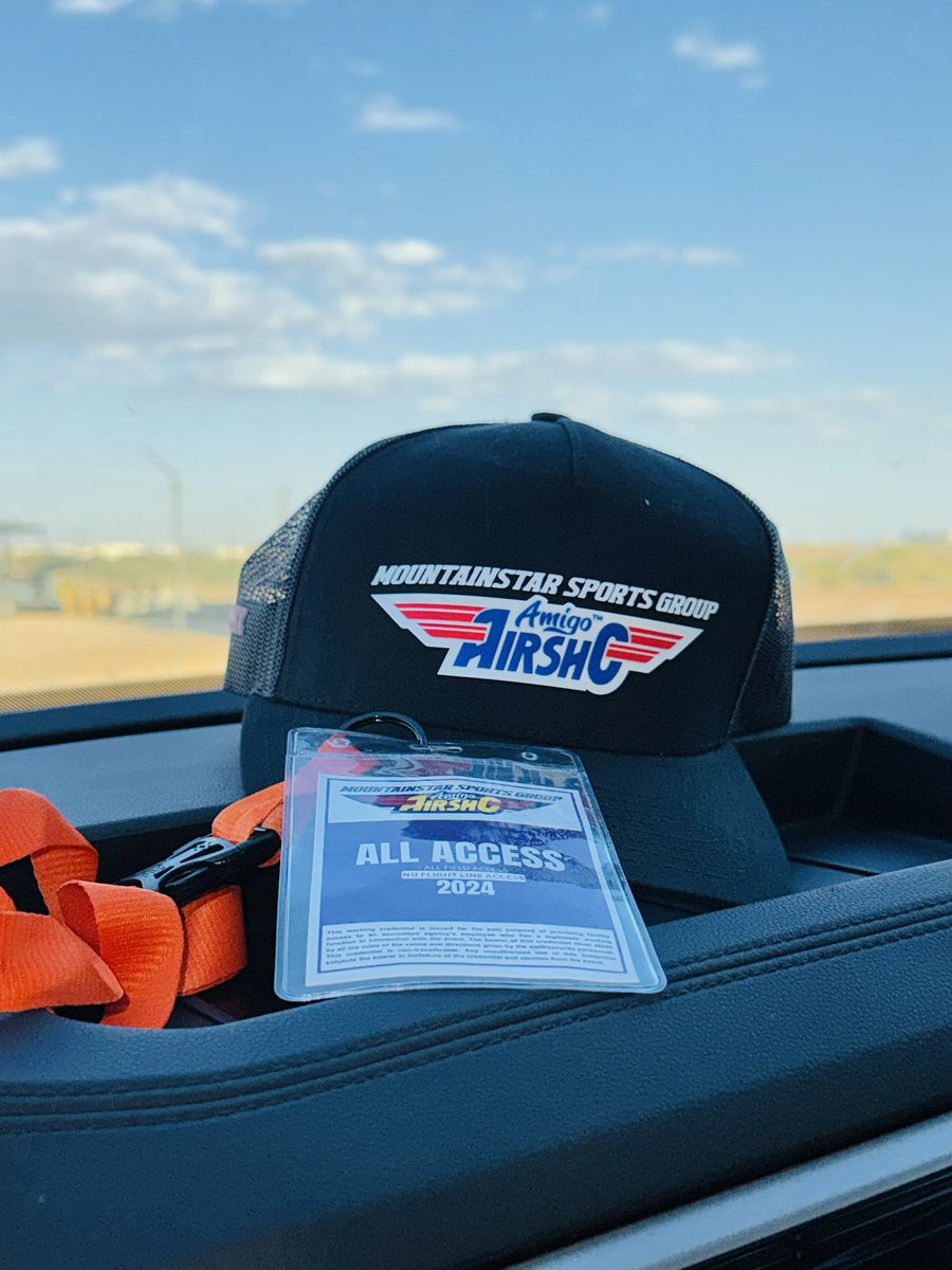 i_p_a_1's tweet photo. Sometimes I get paid to ride on heliโs to make some exclusive visuals for an historic event๐. ๐๐ท
#elpaso #amigoairsho #airshow #photoassignment #onassignment #afraidofheights ๐
https://t.co/kxMVjXQHiN