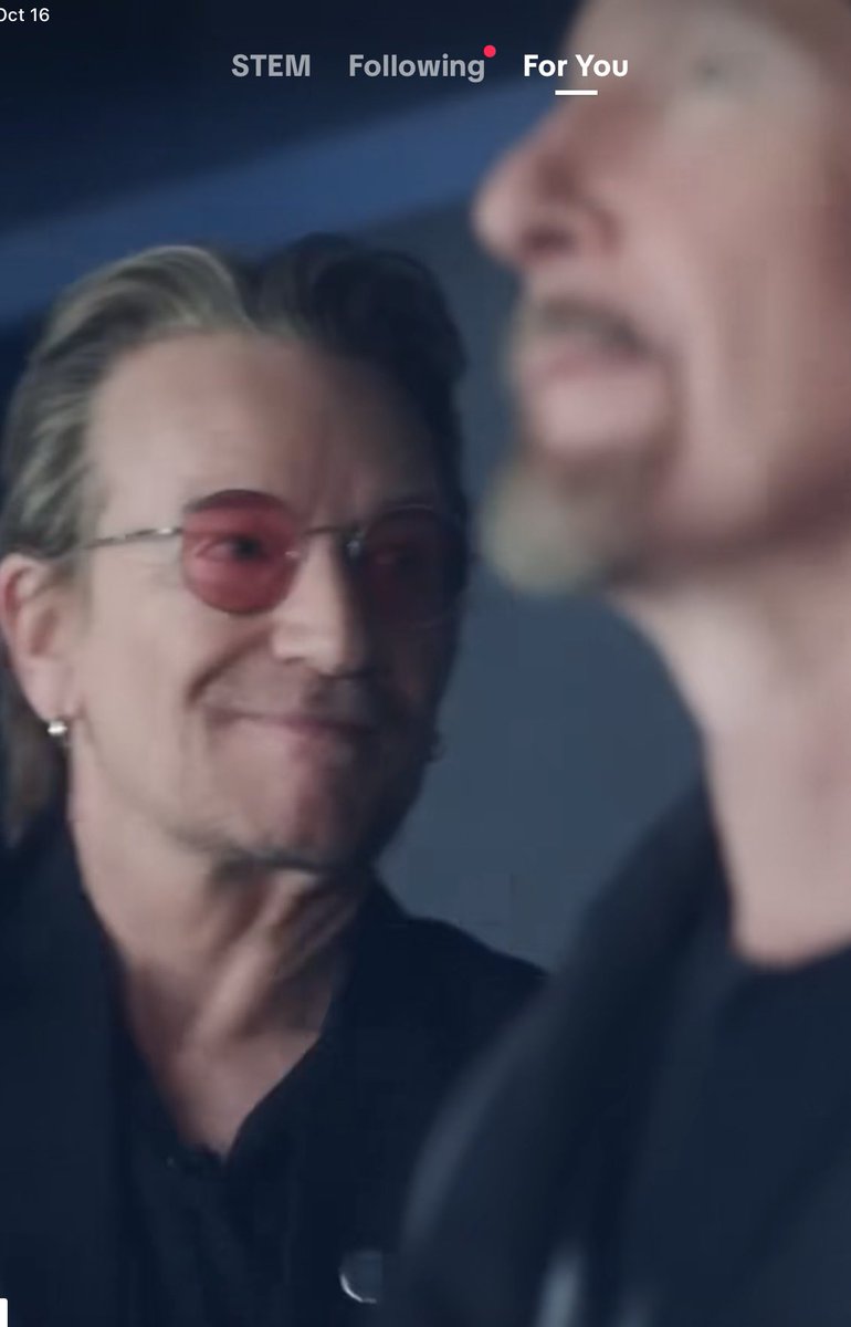 DearBAEatu2's tweet photo. @PJDeU2 @Deirdre223 e.g. your profile pic.—Fake Bono https://t.co/A8DqSmxnVB