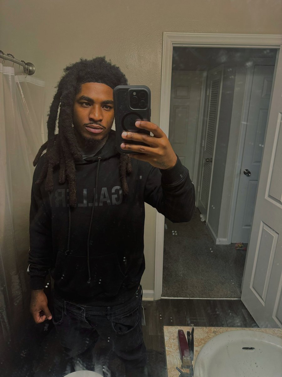 BamRipSouljas's tweet photo. We out on tour baby im ur road manager https://t.co/u3cAcUTzus