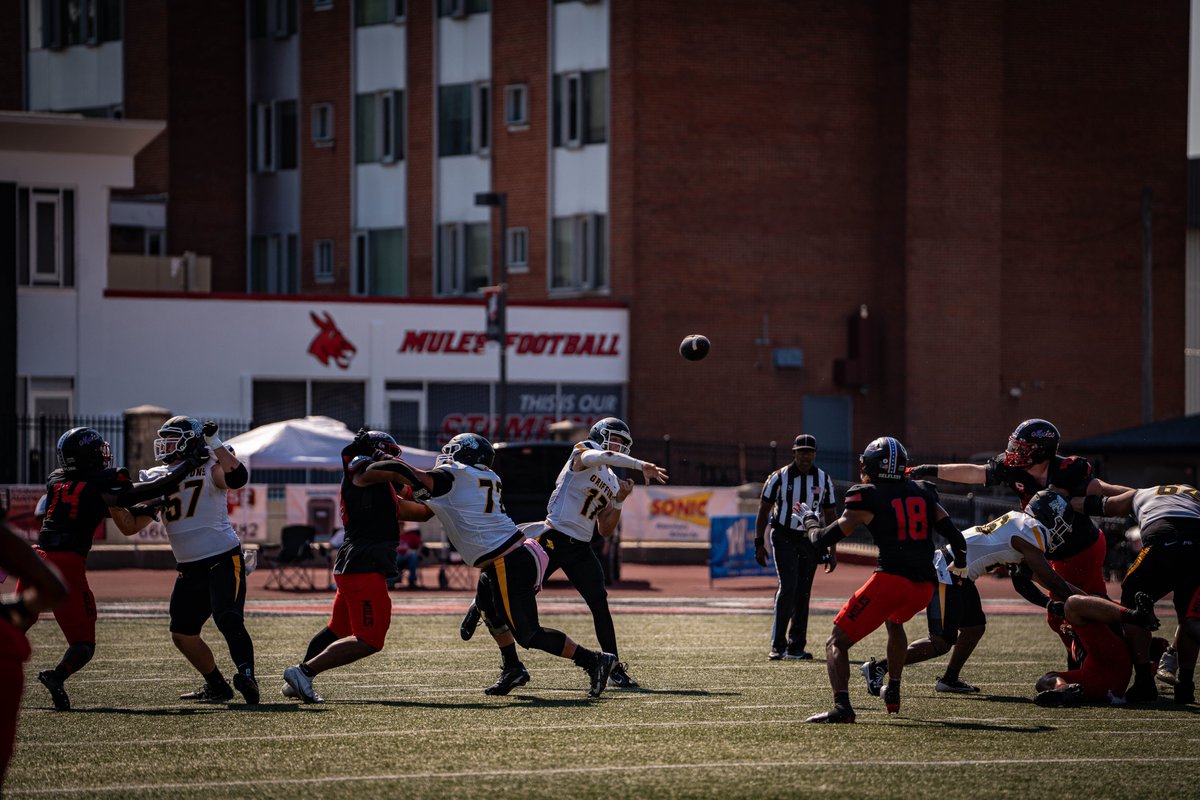 🏈 RECAP: Road Finale Dub🔔

MWSU collected a season-high 512 yards of total offense and recorded four turnovers in the 38-28 win over UCM.  

📰 - bit.ly/3U51ECc
📷 -  bit.ly/3MzPE7K

#BlackisGold🔔| #A10Mentality