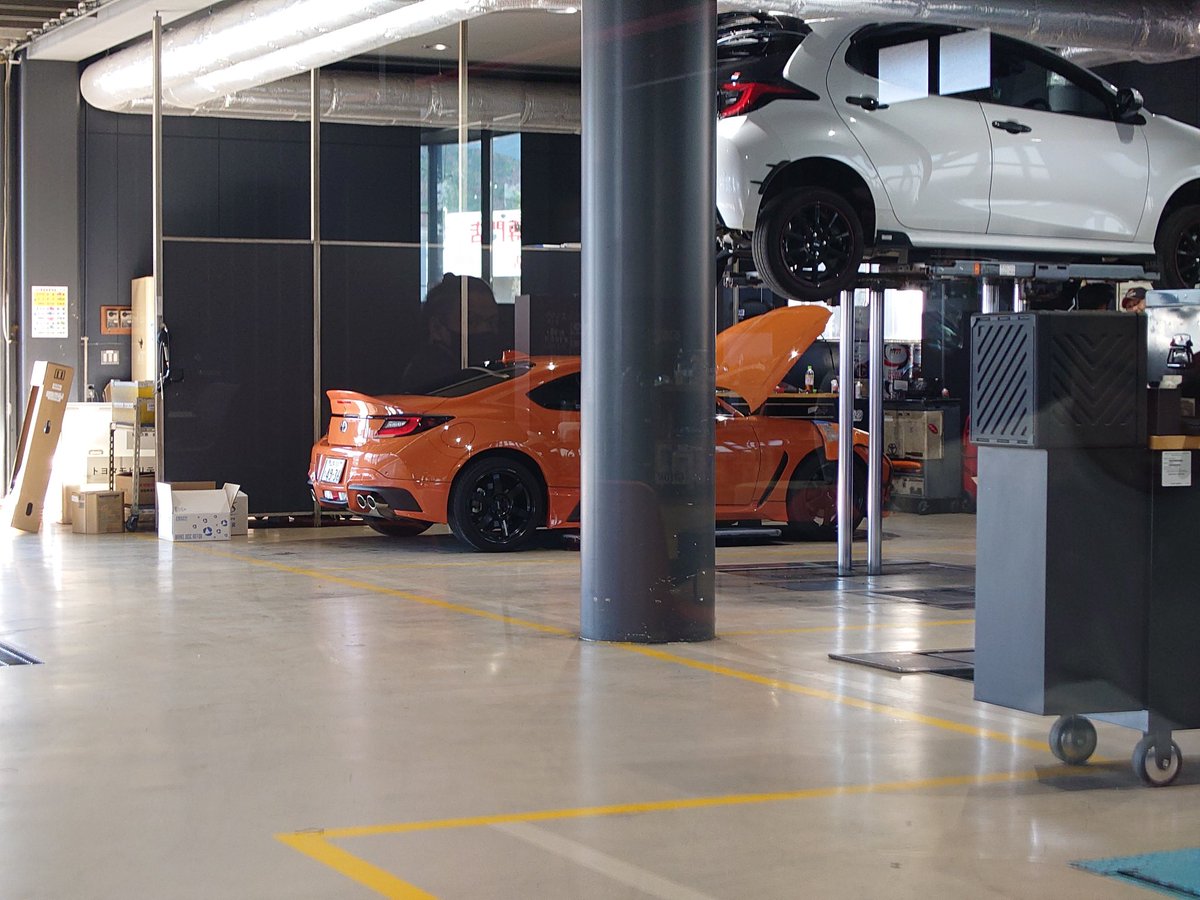 注文してから4ヶ月、例の物を取付にGRgarageに来ました!