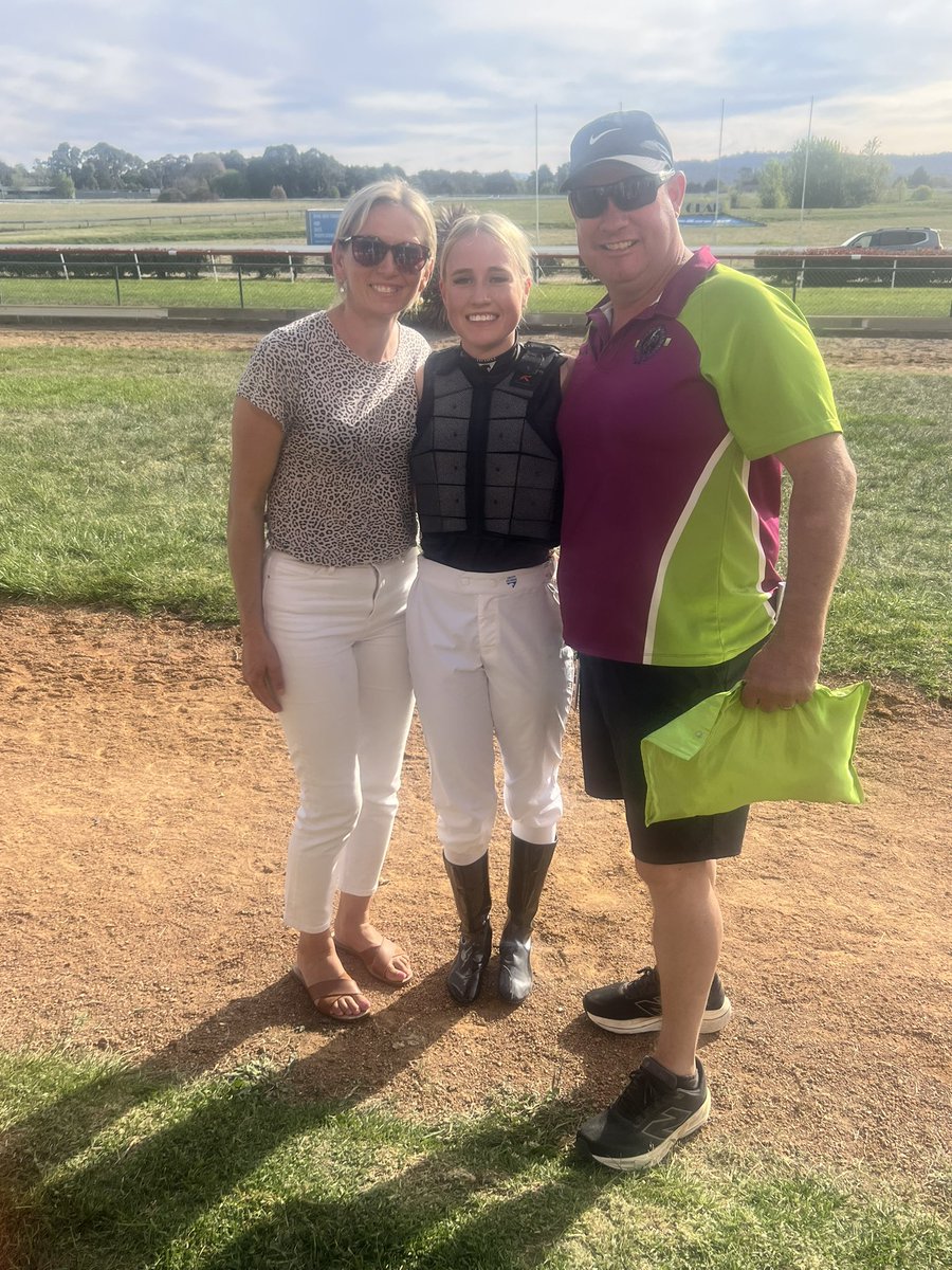 GraemeWhiteSky's tweet photo. @SkyRacingAU Apprentice jockey Kim Shoard rode her first winner at Queanbeyan and was greeted by her family and friends after the victory by Jukebox Money https://t.co/2QaL5mqStk