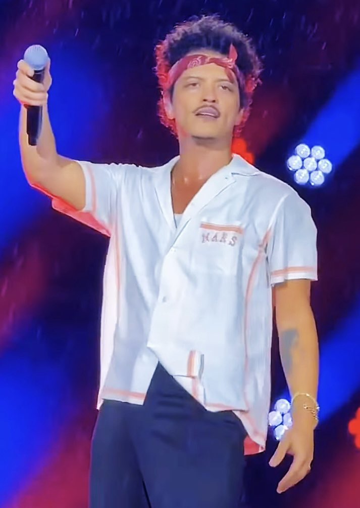 BrunoMarsSaoP's tweet photo. Meu, seu, nosso tesouro! #brunomars @BrunoMars https://t.co/f0kRIKMYvA