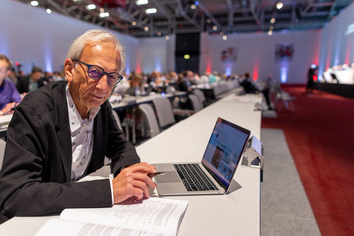 Ein Apothekertag im Tief. Lauterbachs Apobild: Im Apothekenwesen sieht er „ein nicht funktionierendes System“, deswegen gibt’s nicht mehr Honorar. Die Apothekerstimmung im Land ist im Tief. Warten auf die Götterdämmerung? Mehr in meinem lieben Tagebuch: bit.ly/3BRoHtY