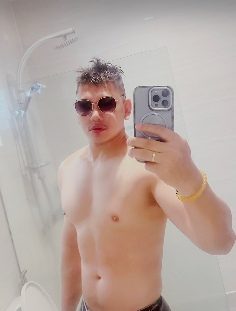 Renzmichael18's tweet photo. Daddy daddy https://t.co/6r7ApCdua7