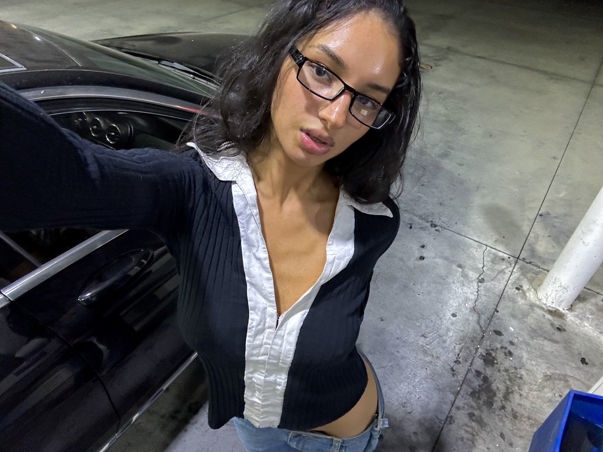 FIVE ☆ GIRL (@karladoil) on Twitter photo 