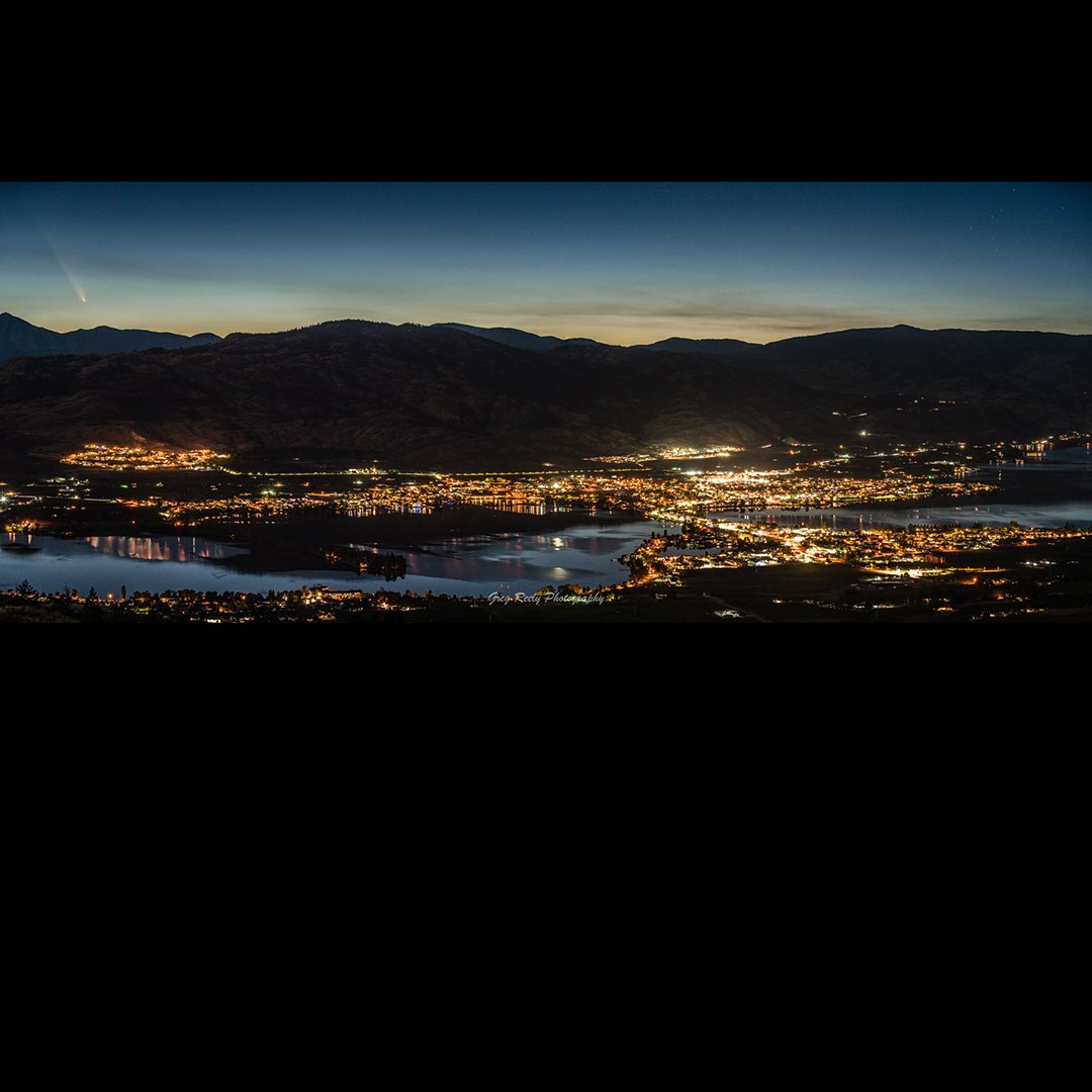 Greg_in_Osoyoos's tweet image. Comet C/2023 A3 Tsuchinshan-ATLAS made its closest pass to earth today, only 70,000km away.  A once-in-80,000-years event !   October 12, 2024.  #astro #stars #comet #nightsky #TsuchinshanATLAS #okanagan #BC # Canada #fall #autumn #sunset