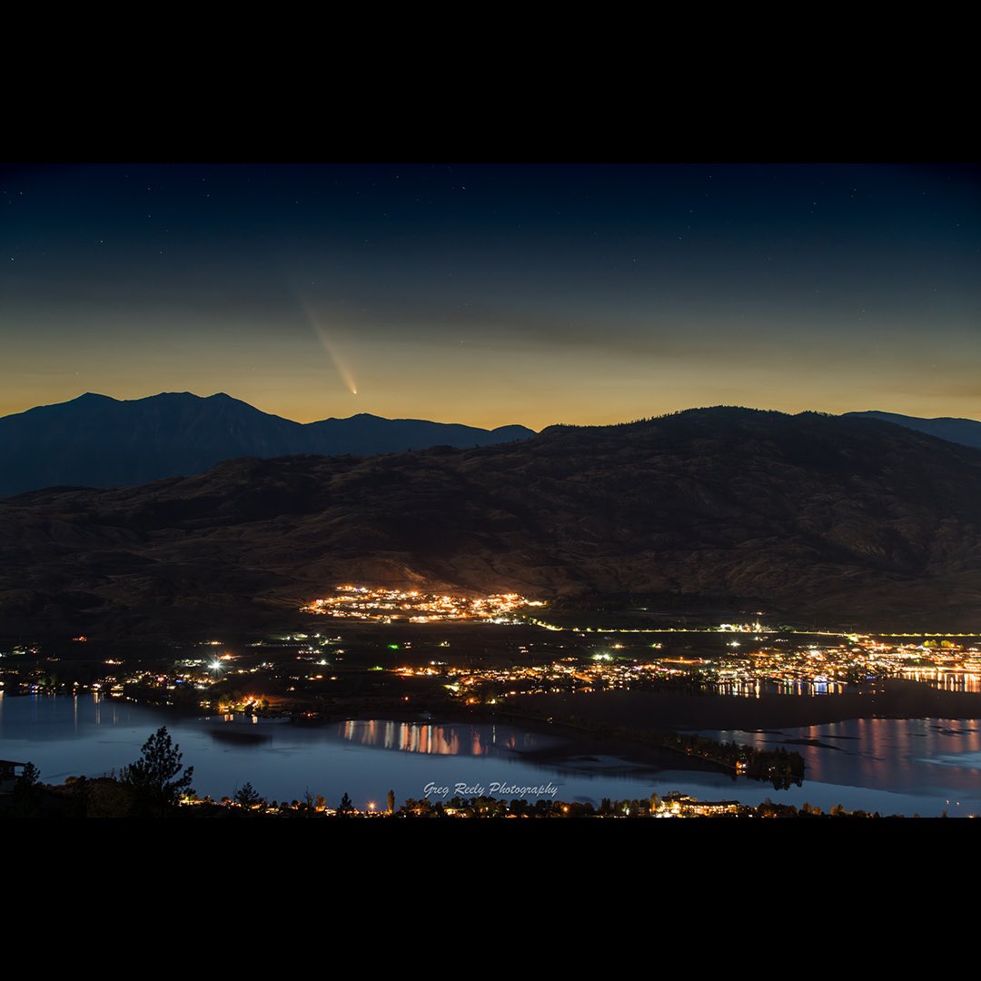 Greg_in_Osoyoos's tweet image. Comet C/2023 A3 Tsuchinshan-ATLAS made its closest pass to earth today, only 70,000km away.  A once-in-80,000-years event !   October 12, 2024.  #astro #stars #comet #nightsky #TsuchinshanATLAS #okanagan #BC # Canada #fall #autumn #sunset