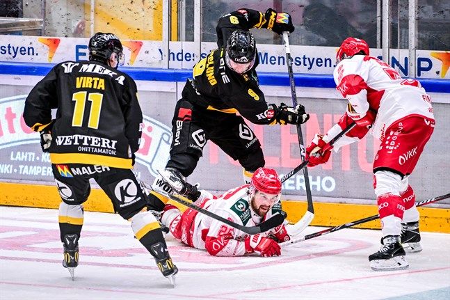 Det såg ut att bli en brakförlust borta mot Kärpät. Men Sport snyggade till siffrorna rejält i slutet av tredje perioden. 

vasabladet.fi/Artikel/Visa/8…