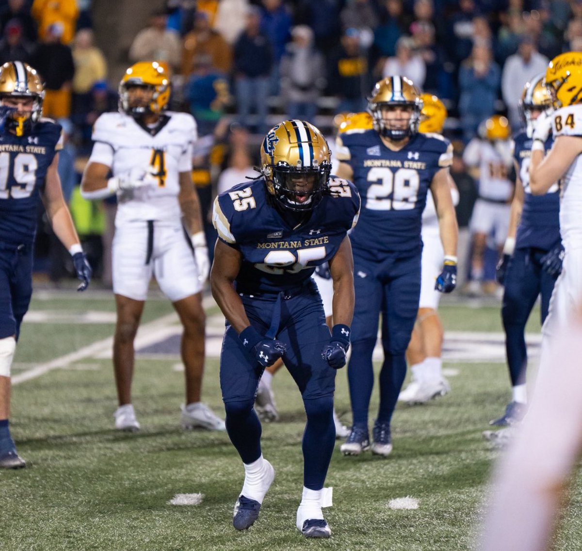 FCS Football Central (@the__bluebloods) on Twitter photo #FCS Week 7 final:
No. 3 Montana State 38
No. 7 Idaho 7
QB Tommy Mellott: 11-of-15, 121 passing yards, 140 rushing yards, 4 total TDs
📸: <a href="/MSUBobcats_FB/">Montana State Football</a> #FCS Week 7 final:
No. 3 Montana State 38
No. 7 Idaho 7
QB Tommy Mellott: 11-of-15, 121 passing yards, 140 rushing yards, 4 total TDs
📸: <a href="/MSUBobcats_FB/">Montana State Football</a>