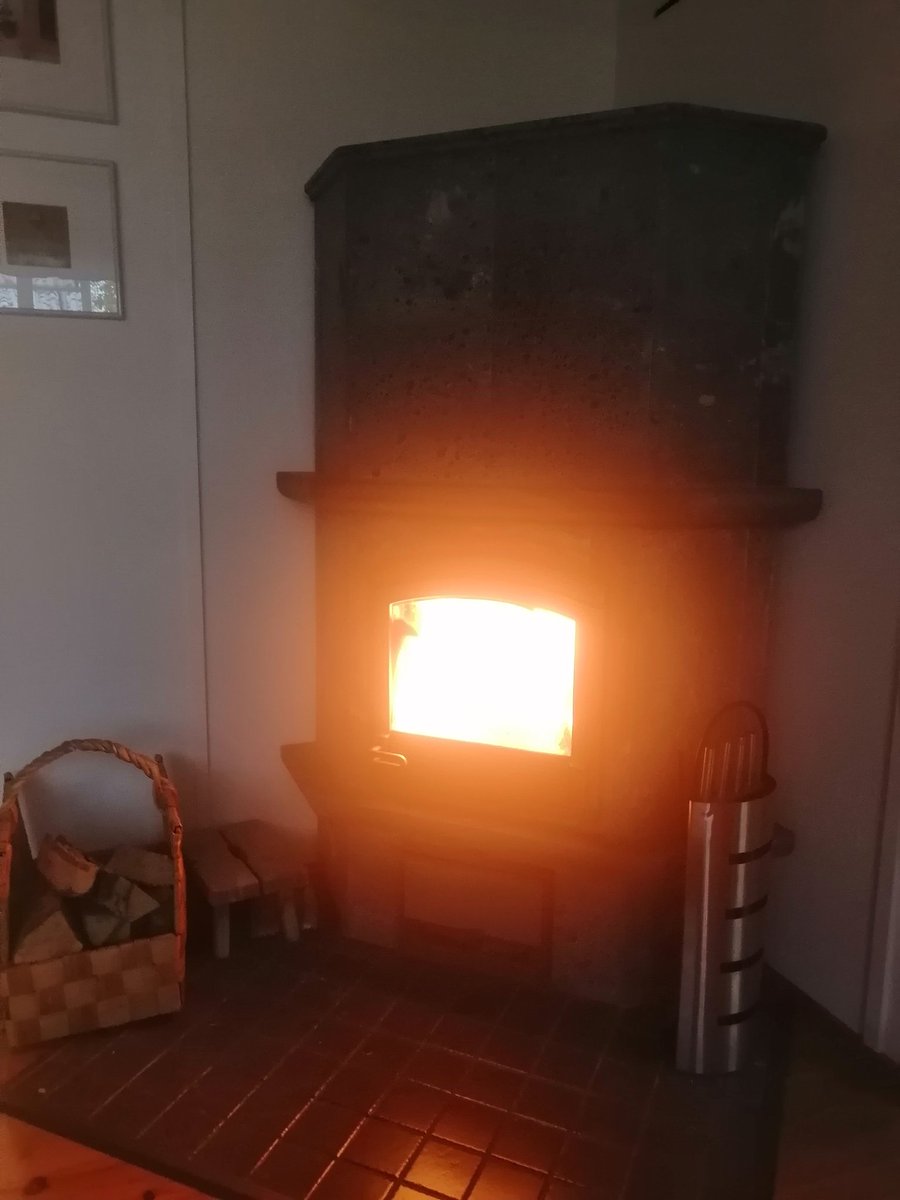 Lämpöä tupaan. #isovihreämies #potilaskuljettaja #sotesoturi #vihreät