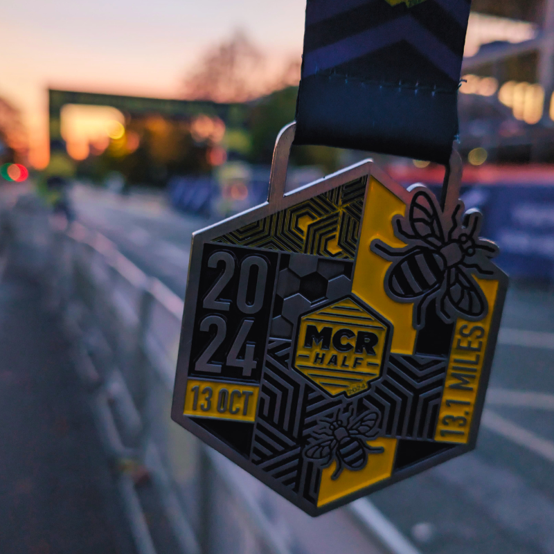 ManchesterHalf's tweet photo. It’s #MCRHalf 2024 day!🐝 To help you have an amazing experience, here's some useful links⬇️

⏱️ Website (Inc Results): https://t.co/uWyLPN6pfc
📢 Supporter Hub: https://t.co/WTltnMCkk0
🏃 Participant Hive: https://t.co/9bps4adfEi
📽️ Live Stream: https://t.co/sMUDGHSM4S https://t.co/l32FpeN898