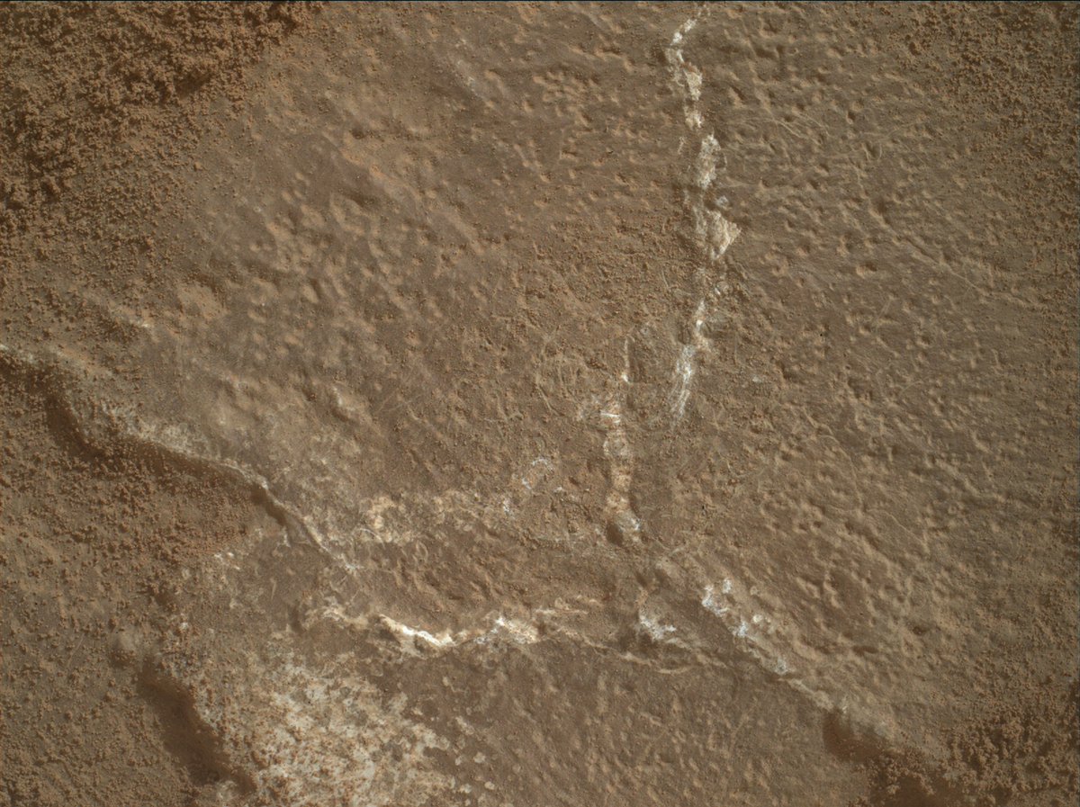 MarsMissionImgs's tweet photo. #CuriosityRover image taken on #Sol3651 with #MAHLI #Mars #NASA #Space https://t.co/xLEEYFdnP2