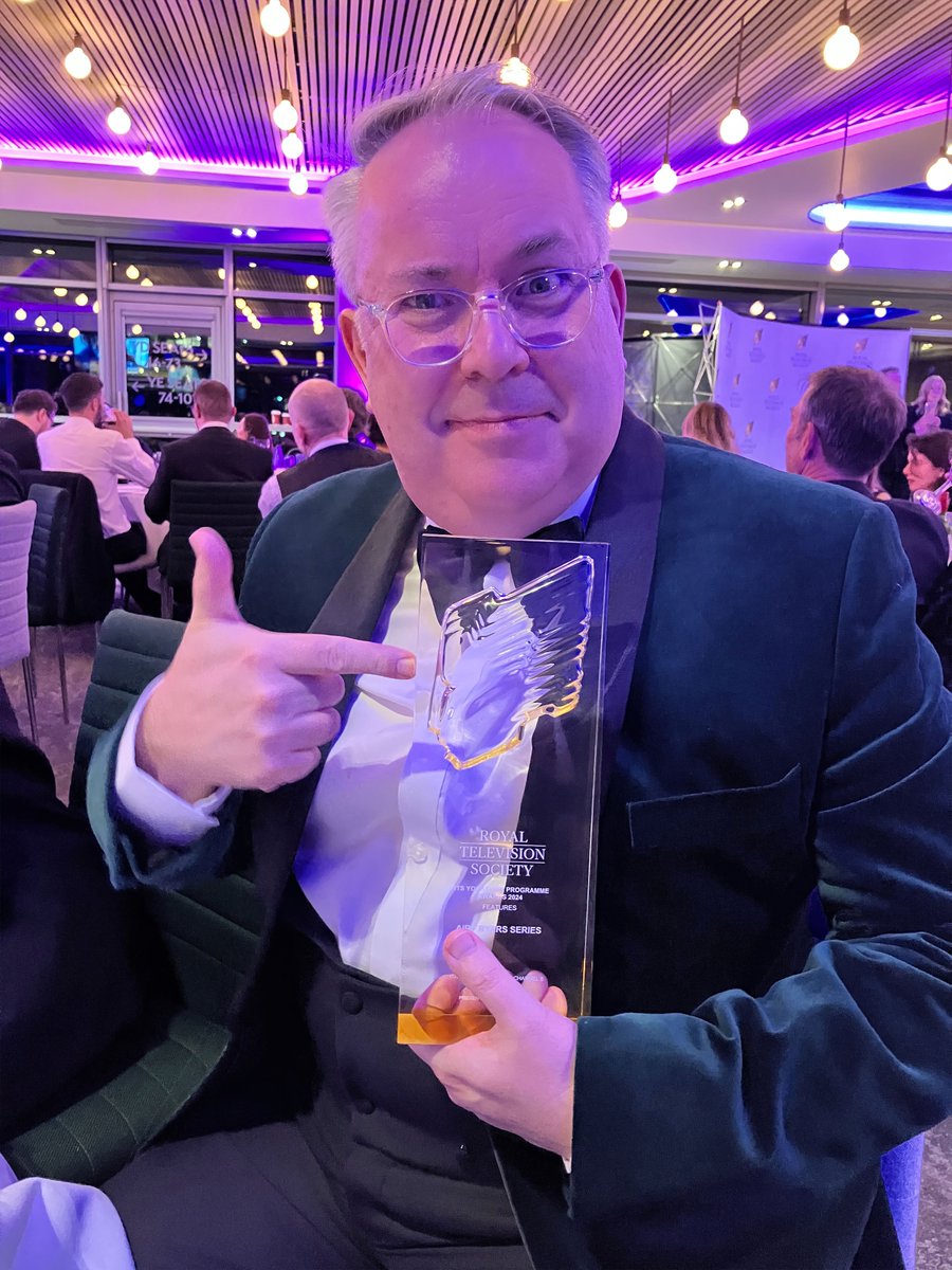 𝑺𝑰𝑴𝑶𝑵 𝑯𝑨𝑹𝑹𝑰𝑬𝑺 (@harries71) on Twitter photo Thrilled to be part of the awesome <a href="/ITNProductions/">ITN Productions</a> team which scooped the RTS Yorkshire Programme Award 2024, for the Air Fryers series we made this year. A wonderful Friday evening spent in Leeds. <a href="/RTS_media/">Royal Television Society</a> <a href="/rtsyorkshire/">RTS Yorkshire</a> <a href="/channel5_tv/">Channel 5</a> Thrilled to be part of the awesome <a href="/ITNProductions/">ITN Productions</a> team which scooped the RTS Yorkshire Programme Award 2024, for the Air Fryers series we made this year. A wonderful Friday evening spent in Leeds. <a href="/RTS_media/">Royal Television Society</a> <a href="/rtsyorkshire/">RTS Yorkshire</a> <a href="/channel5_tv/">Channel 5</a>