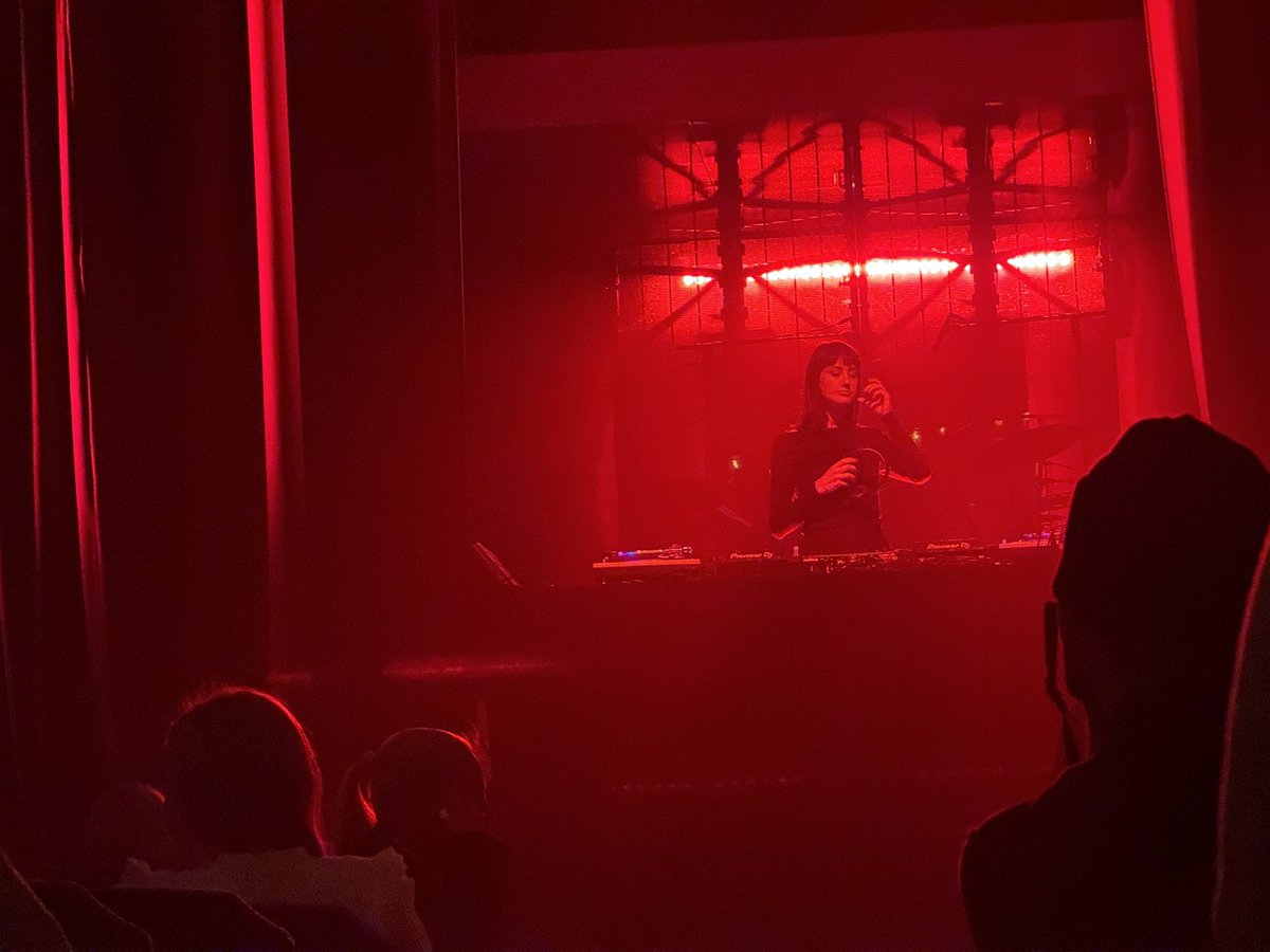 markpfeiffer's tweet photo. As an audiovisual experience, Air playing MOON SAFARI (plus a second set) ranks among the best concerts I’ve attended. Sound was impeccable at Detroit’s 96-year-old Fox Theatre. https://t.co/P2AbkKvZGk