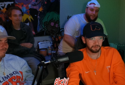 TheCurlyF3lla's tweet image. A story in 4 parts