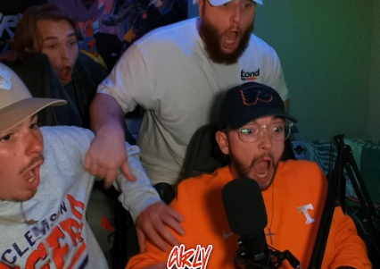 TheCurlyF3lla's tweet image. A story in 4 parts