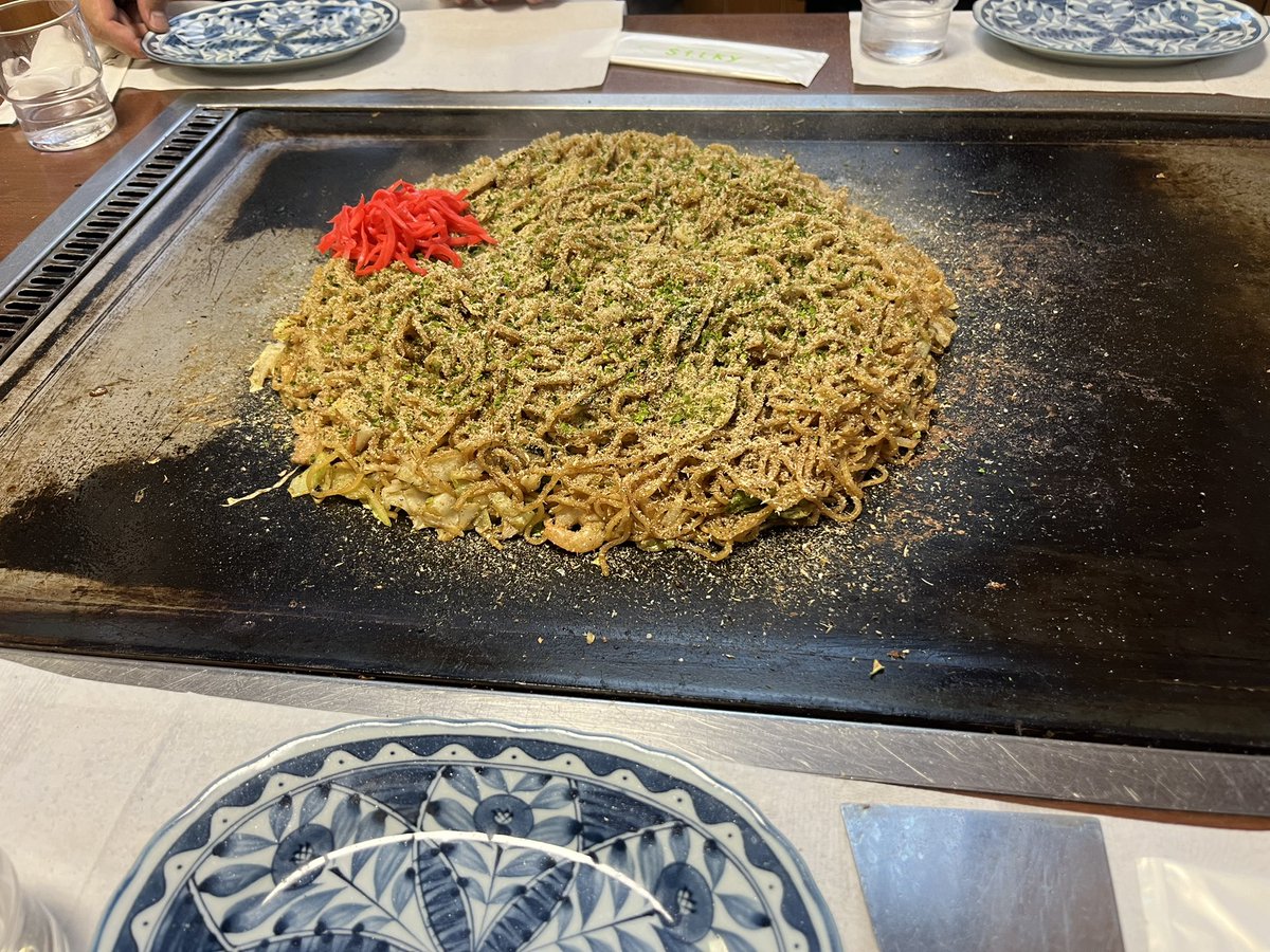 _774RR_'s tweet photo. 中に隠れてる半熟卵絡めて食べるとエグい https://t.co/sqS73VF6XG