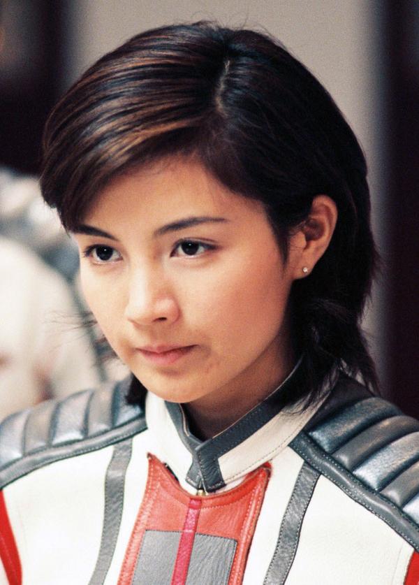 M1号 レナ隊員 吉本多香美 サイン付 がたかっ M1号 レナ隊員 吉本多香美 サイン付 がたかっ